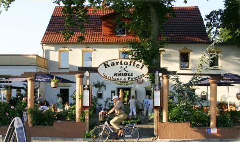 Kartoffelgasthaus & Pension Knidle Люббенау Екстер'єр фото